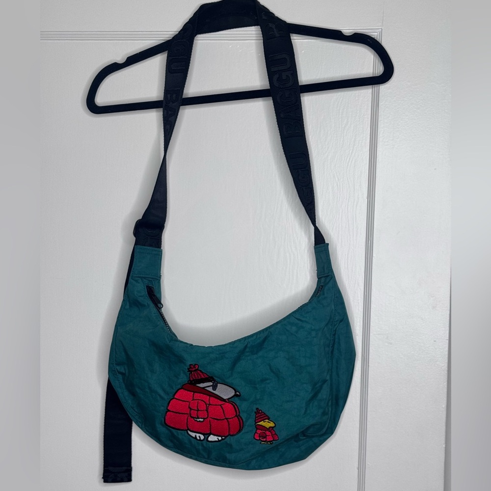 BAGGU X Peanuts Medium Nylon Crescent Bag - Picture 2 of 8